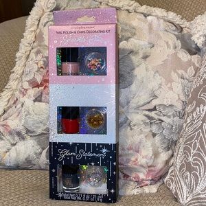💅 NWT Simplepleasures Nail Decorating Kit